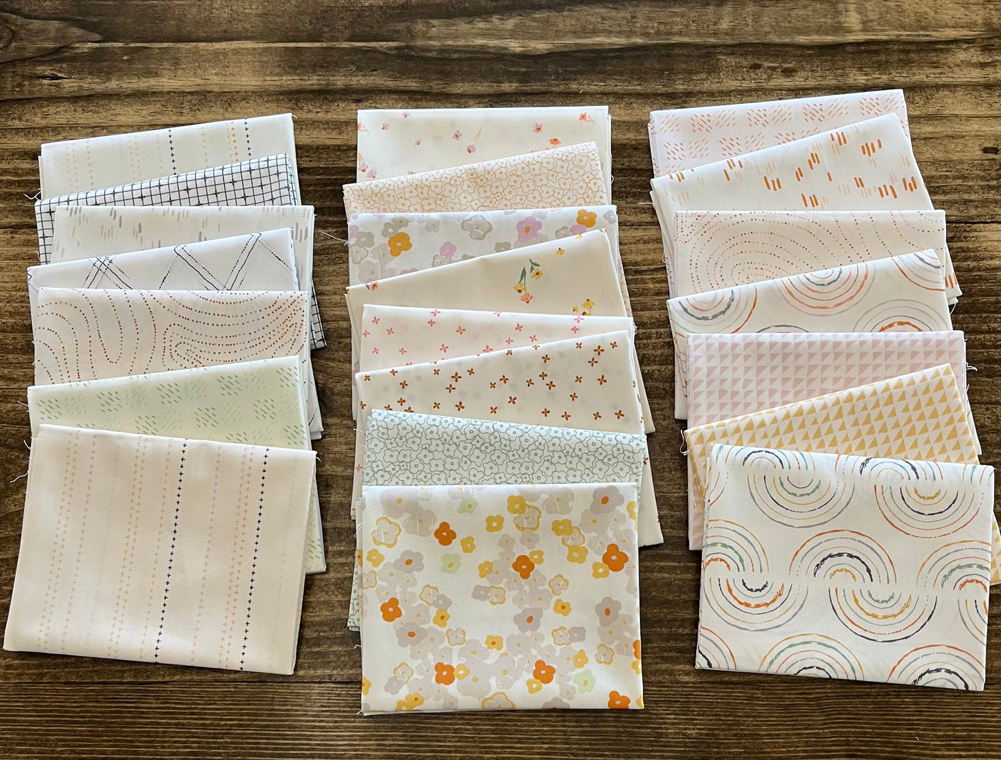 Art Gallery Fabrics, 22 fat quarters Bundle, ready to ship, sewing, quilting, mix the volume, fabric wonders.