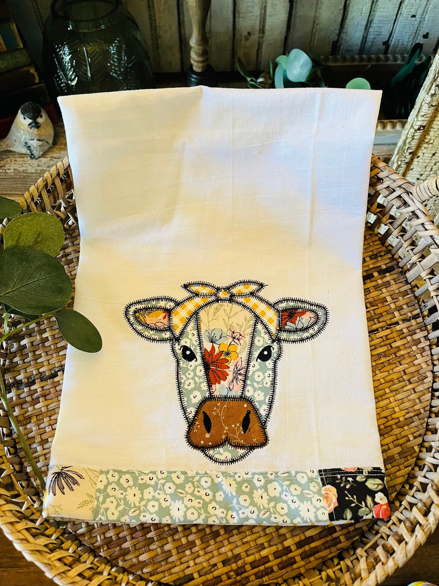 Free shipping-Ready to Ship- Handmade -tea towel-cow-heifer - appliqué-Kitchen decor- farm house decor- hand towel